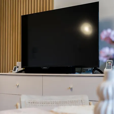 Grunwald Raszynska By Bookinghost דירה *