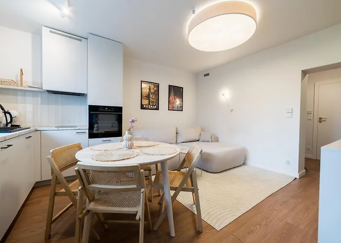 Apartment Grunwald Raszynska By Bookinghost