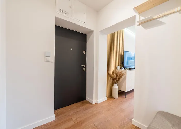 Apartment Grunwald Raszynska By Bookinghost